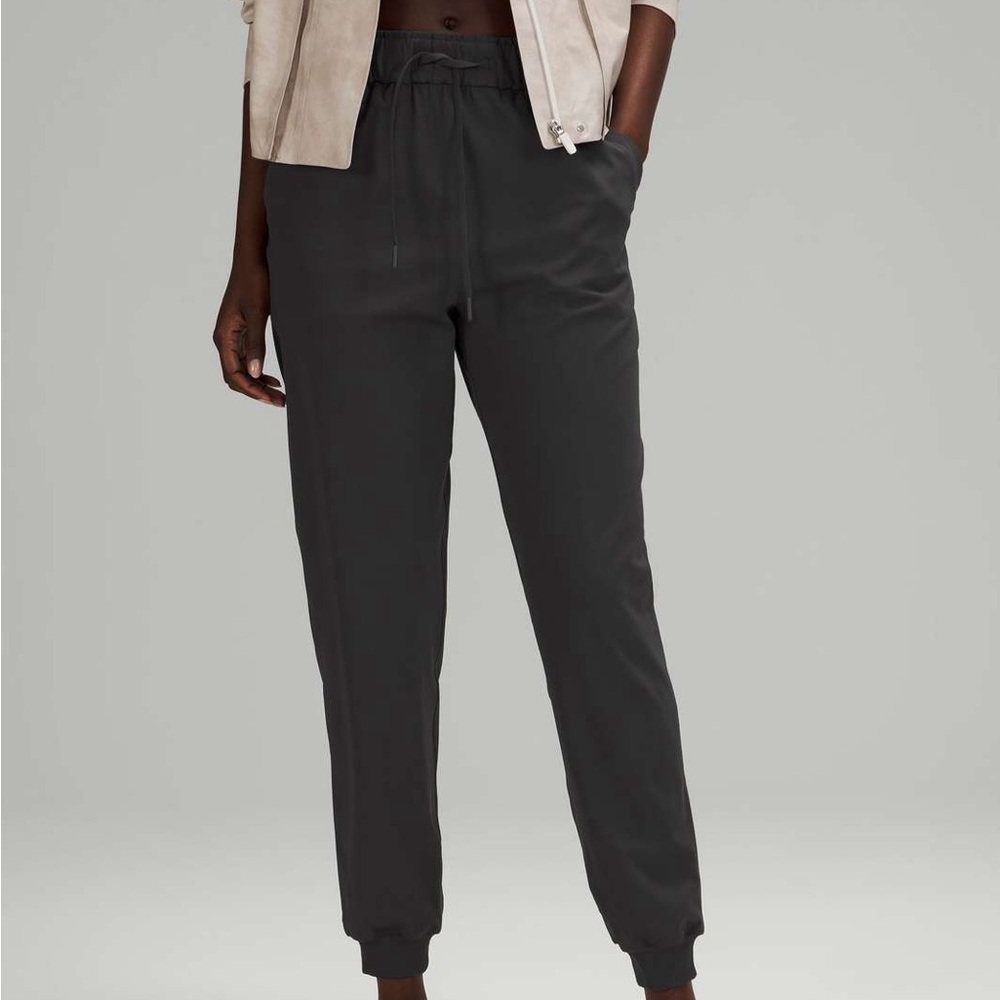 NWOT lululemon Stretch HR Jogger